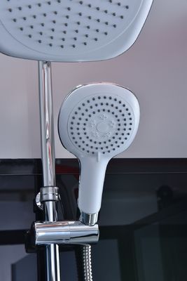 ISO9001 compartimento do chuveiro do banheiro de 1 a de 1.2mm moderou o vidro